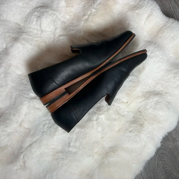 Patina Portland pointed toe leather loafer flat in black - 8 - Picture 8 of 12